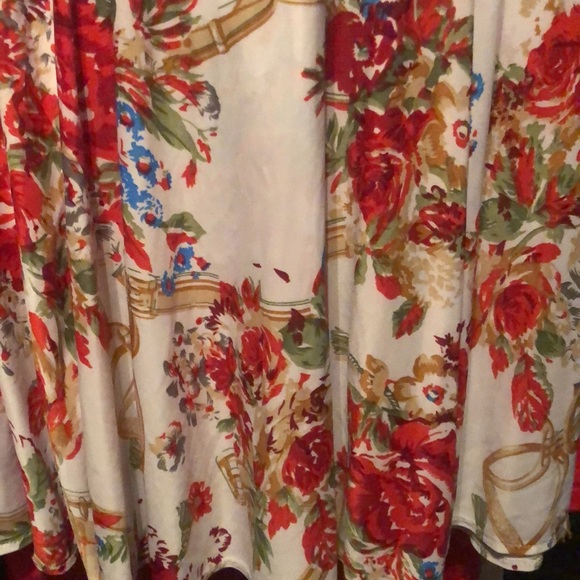 Ladies dress - Picture 2 of 3